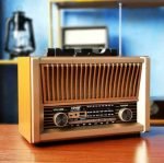Επαναφορτιζόμενο Retro Ραδιόφωνο Bluetooth